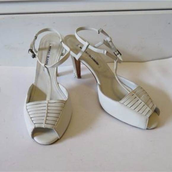 Manolo Blahnik Shoes - MANOLO BLAHNIK WHITE LEATHER SANDALS SIZE 38